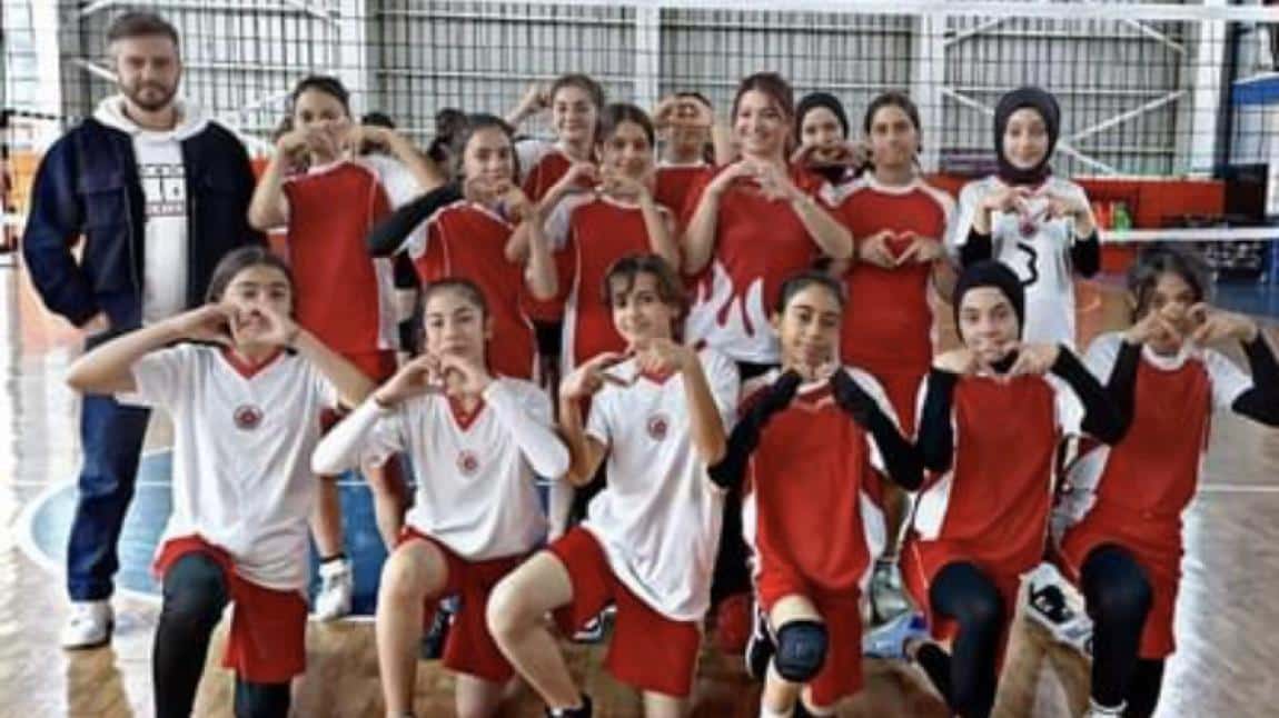 Okul Kız Voleybol Takımımız