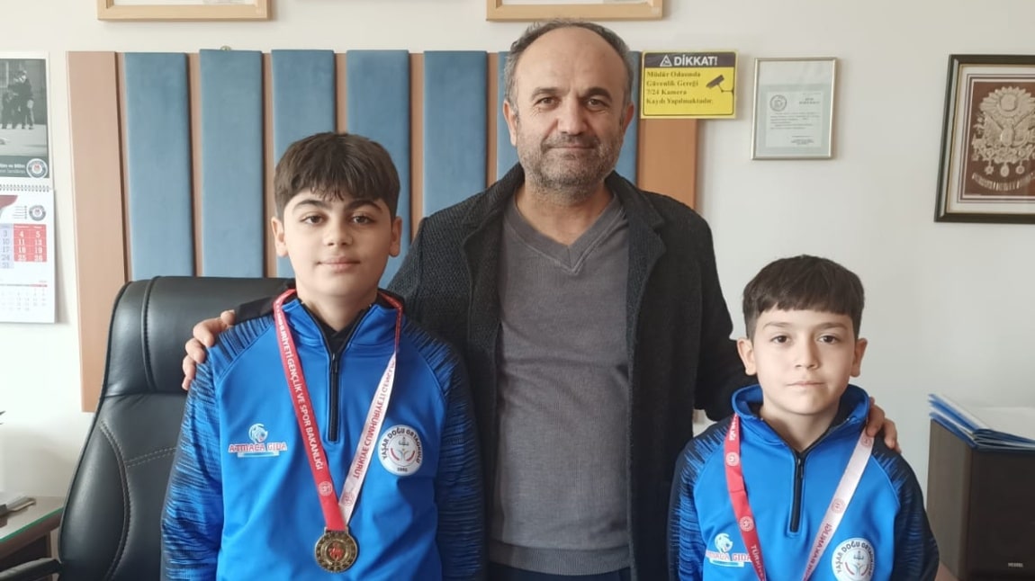 Okullararası Kickboks Müsabakalarında Şampiyon Bizden